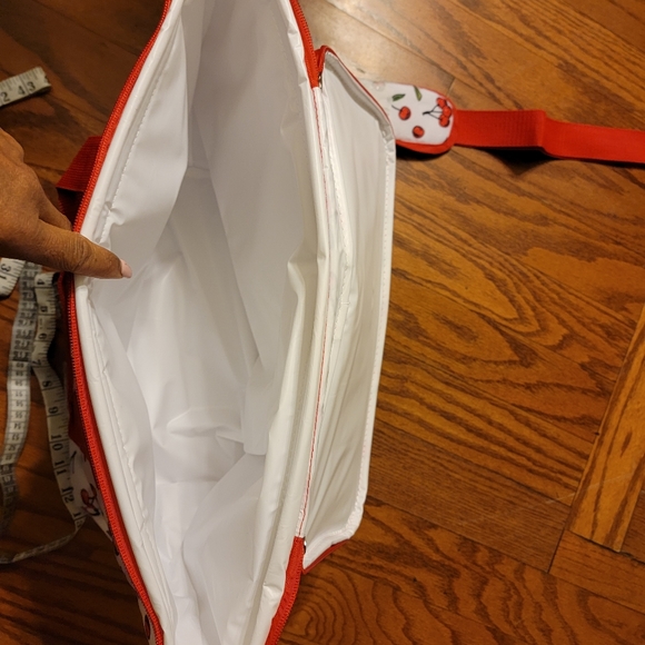 New Never Used Neutrogena Insulated Carry All - Picture 3 of 3